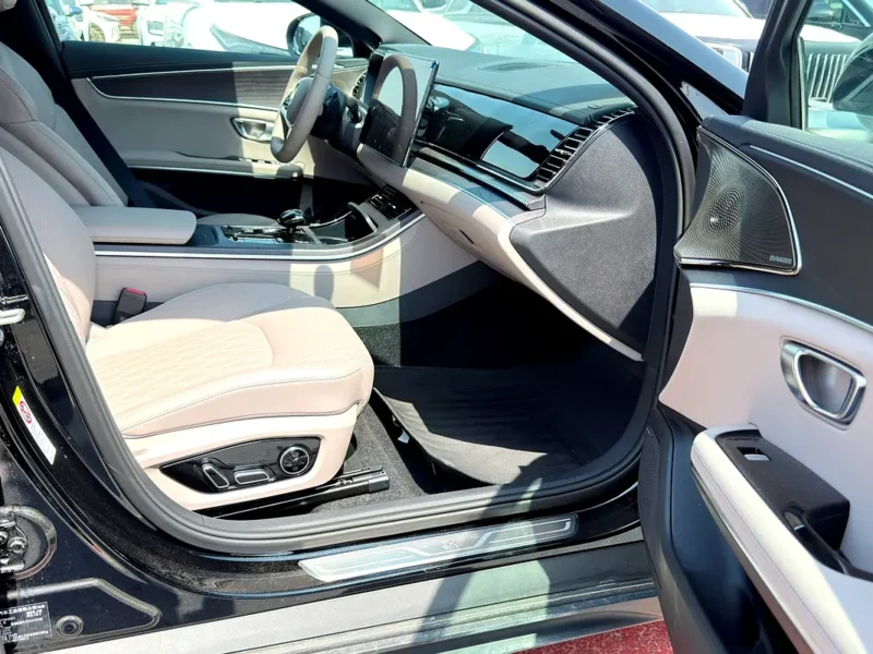 2025 BYD HAN Flagship Edition 4 Cylinders Plug-in Hybrid Engine Black Beige Sedan Automatic