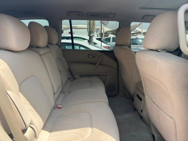 2021 Nissan Patrol SE T2 4.0 Litres 6 Cylinders Petrol Engine White Beige SUV GCC Specs