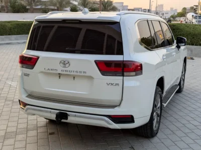2023 Toyota Land Cruiser VXR 3.3L Twin-Turbo V6 Diesel Engine White Beige SUV GCC Specs