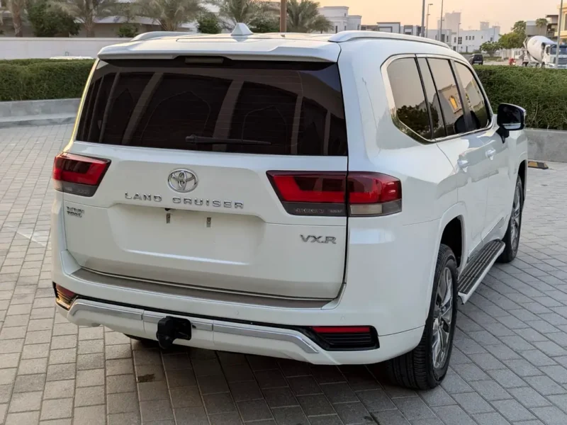 2023 Toyota Land Cruiser VXR 3.3L Twin-Turbo V6 Diesel Engine White Beige SUV GCC Specs