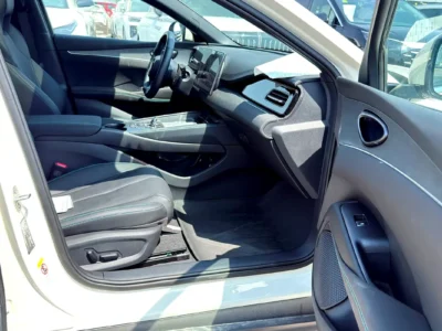 2025 BYD Seal 06 Premium 4 Cylinders Plug-in Hybrid Engine White Grey Sedan Chinese Specs