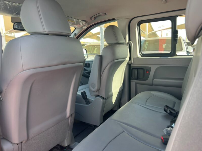 2021 Hyundai H1 5 Seats Van 2.4 Litres 4 Cylinder Diesel Engine Manual Silver Grey Van