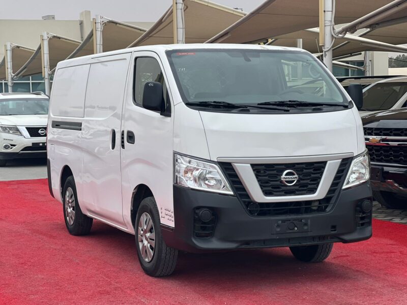 2020 Nissan Urvan 2.5 Litres 4 Cylinders Petrol Engine White Grey Van GCC Specs Automatic