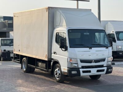 2021 Mitsubishi Canter 14FT Manual 4.2L 4 Cylinders Diesel Engine White Black GCC Specs