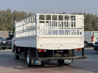 2022 Mitsubishi Canter 14FT Manual 4.5L 4 Cylinders Diesel Engine White Black GCC Specs
