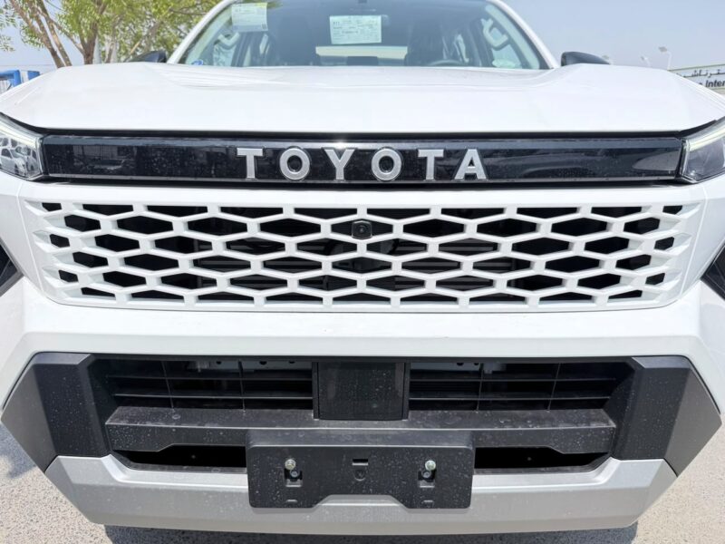 2026 Toyota Hilux E 2.8 Litres 4 Cylinders Turbo Diesel Engine White Black Pickup Truck MT
