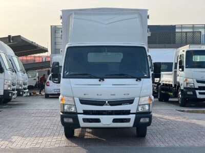 2022 Mitsubishi Canter 14FT Manual 4.2L 4 Cylinders Diesel Engine White Black GCC Specs