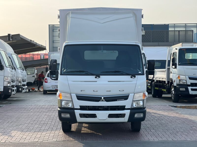 2022 Mitsubishi Canter 14FT Manual 4.2L 4 Cylinders Diesel Engine White Black GCC Specs