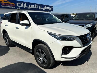 2019 Toyota Fortuner EXR 2.7 Litres 4-Cylinder Petrol Engine White Brown SUV GCC Specs