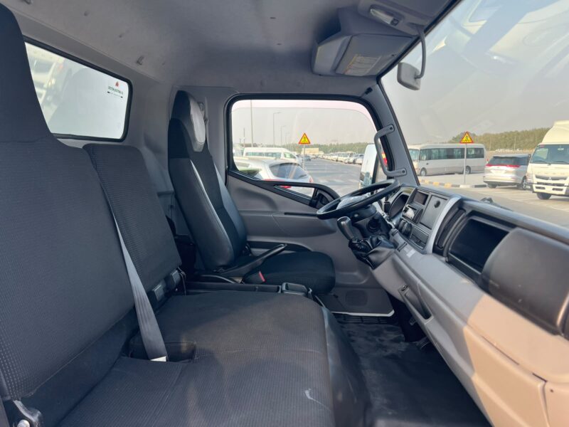 2022 Mitsubishi Canter 14FT Manual 4.2L 4 Cylinders Diesel Engine White Black GCC Specs