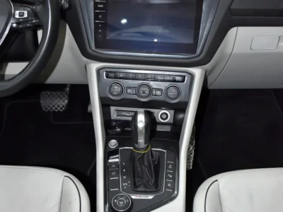 2019 Volkswagen Tiguan SEL 4 Cylinders Petrol Engine White Beige Crossover GCC Specs