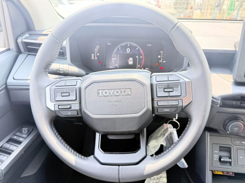 2026 Toyota Hilux E 2.8 Litres 4 Cylinders Turbo Diesel Engine White Black Pickup Truck MT