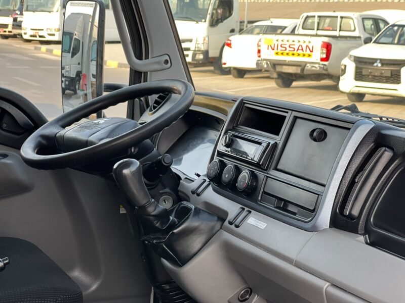 2021 Mitsubishi Canter 14FT Manual 4.2L 4 Cylinders Diesel Engine White Black GCC Specs