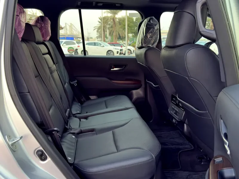 2024 Toyota Land Cruiser GXR 4.0 Litres 6 Cylinders Petrol Engine Silver Black SUV GCC Specs