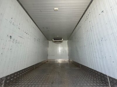 2022 Mitsubishi Canter 16FT Chiller 4.2L 4 Cylinders Diesel Engine White Black Truck GCC