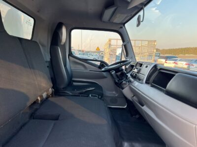 2021 Mitsubishi Canter Box 14FT 4.2L 4 Cylinders Diesel Engine White Black GCC Specs Manual