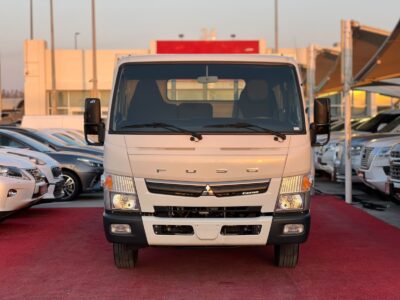2025 Mitsubishi Canter 14FT Manual Clean 4.2L 4 Cylinders Diesel Engine White Black Truck