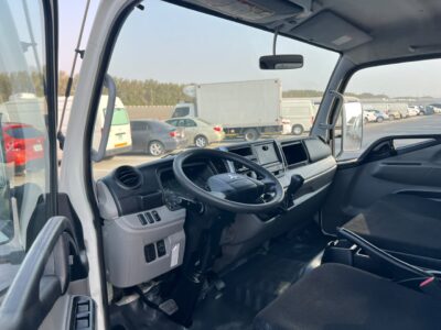 2021 Mitsubishi Canter 14FT Watter Shutters 4.2L 4 Cylinders Diesel Engine White Black MT