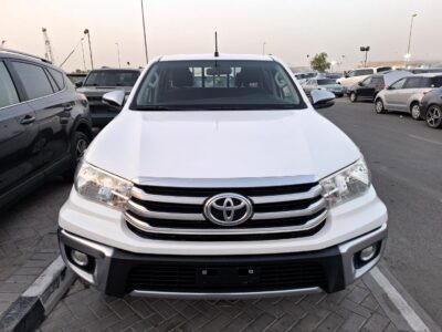2019 Toyota Hilux 2.7L Dual VVT-i Inline-4 Petrol Engine White Black Pickup Truck GCC Specs