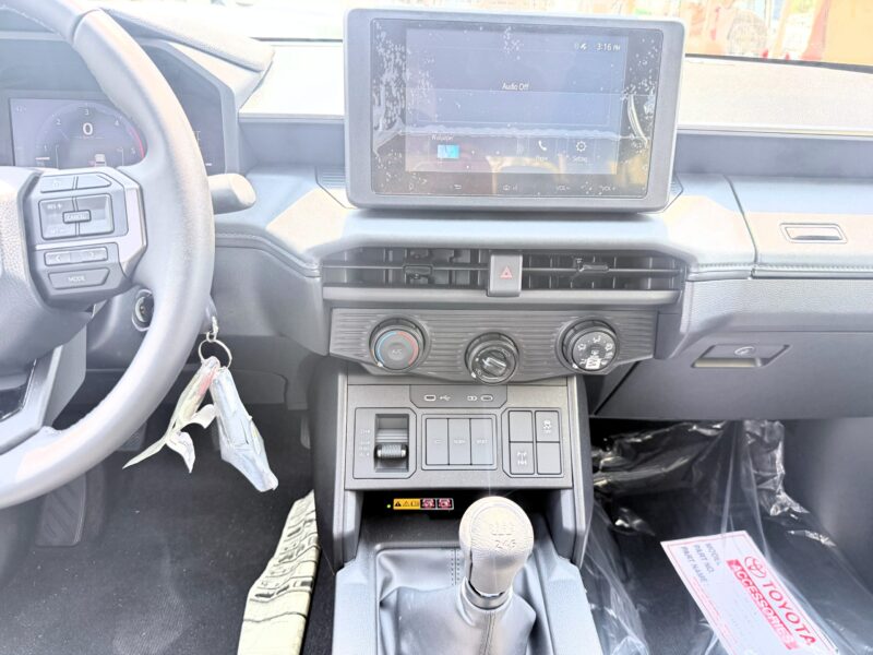 2026 Toyota Hilux E 2.8 Litres 4 Cylinders Turbo Diesel Engine White Black Pickup Truck MT