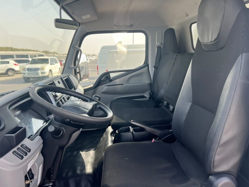 2021 Mitsubishi Canter Box 14FT Manual 4.2L 4 Cylinders Diesel Engine White Black GCC