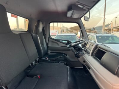 2025 Mitsubishi Canter 14FT Manual Clean 4.2L 4 Cylinders Diesel Engine White Black Truck
