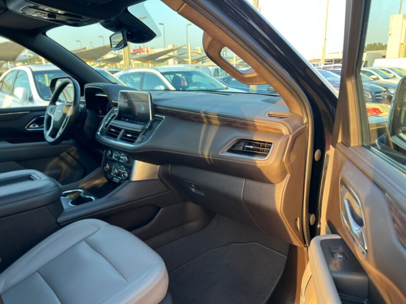 2023 Chevrolet Suburban LT 5.3-liter V8 EcoTec3 Petrol Engine Black Beige SUV GCC Specs