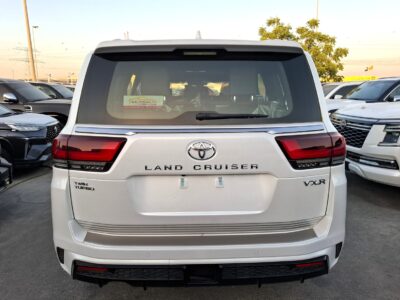 2026 Toyota Landcruiser VXR 3.5 Litres V6 Twin-Turbo Petrol Engine White Red SUV