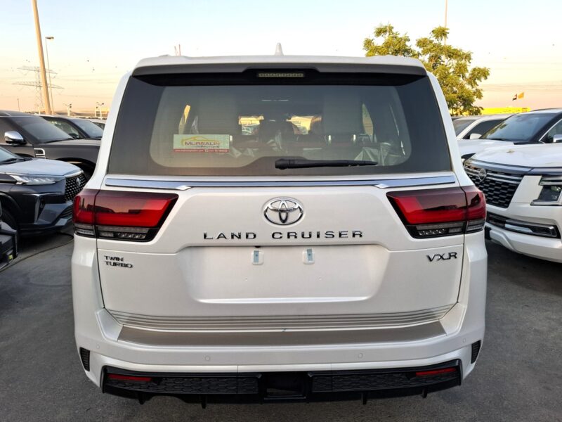 2026 Toyota Landcruiser VXR 3.5 Litres V6 Twin-Turbo Petrol Engine White Red SUV