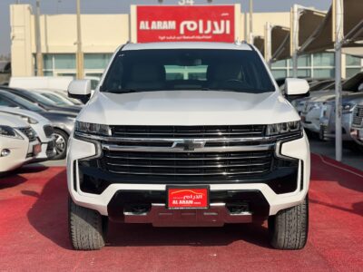 2023 Chevrolet Suburban LT 5.3-liter V8 EcoTec3 Petrol Engine White Beige SUV GCC Specs