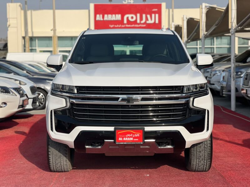 2023 Chevrolet Suburban LT 5.3-liter V8 EcoTec3 Petrol Engine White Beige SUV GCC Specs