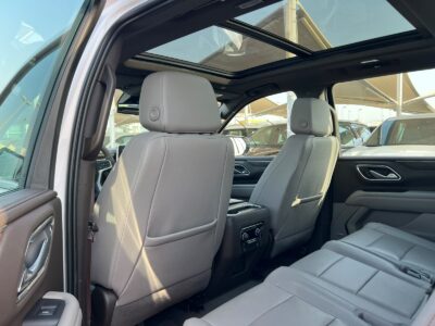 2023 Chevrolet Suburban LT 5.3-liter V8 EcoTec3 Petrol Engine White Beige SUV GCC Specs