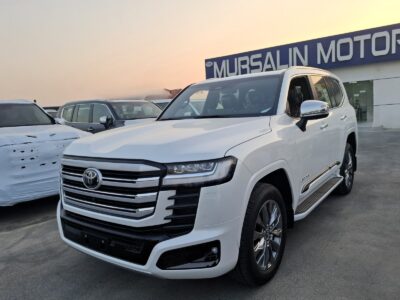 2026 Toyota Landcruiser VXR 3.5 Litres V6 Twin-Turbo Hybrid Engine White Red SUV
