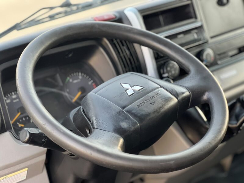 2021 Mitsubishi Canter 14FT Manual 4.2L 4 Cylinders Diesel Engine White Black GCC Specs