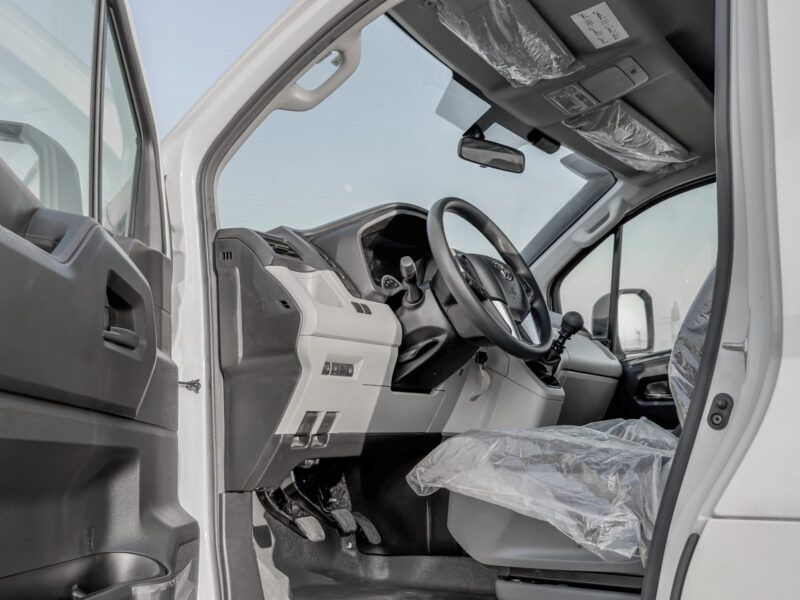 2026 Toyota Hiace Modified 4×4 2.8L 4-Cylinder Turbo Diesel Engine White Grey Van GCC