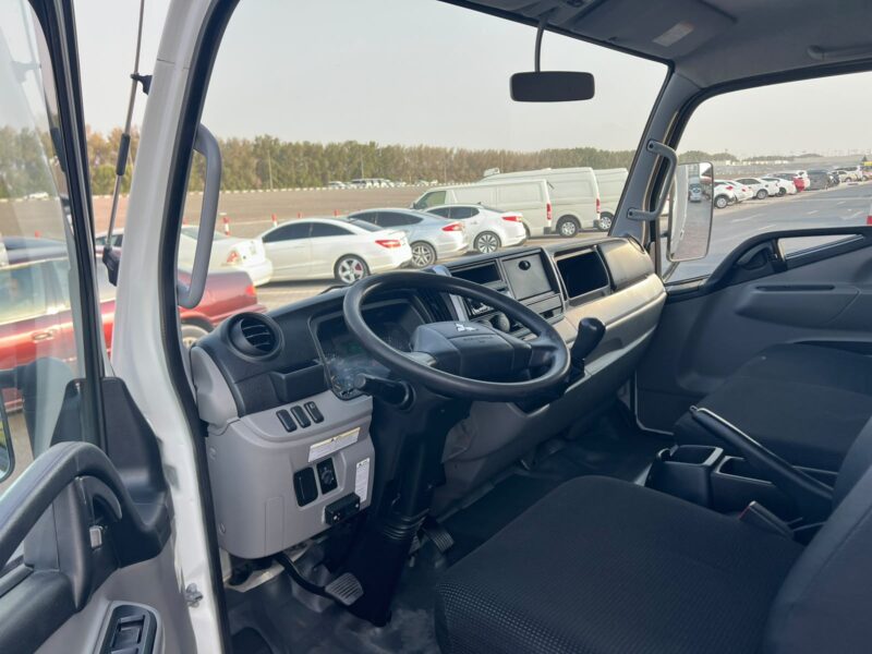 2022 Mitsubishi Canter 14FT Manual 4.2L 4 Cylinders Diesel Engine White Black GCC Specs