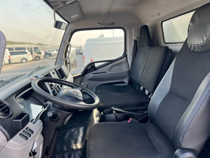 2021 Mitsubishi Canter 14FT Manual 4.2L 4 Cylinders Diesel Engine White Black GCC Specs