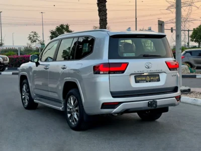 2024 Toyota Land Cruiser GXR 4.0 Litres 6 Cylinders Petrol Engine Silver Black SUV GCC Specs