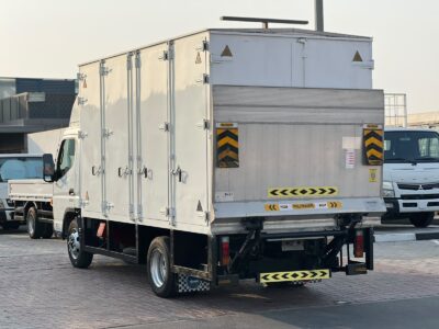 2022 Mitsubishi Canter 14FT Manual 4.2L 4 Cylinders Diesel Engine White Black GCC Specs