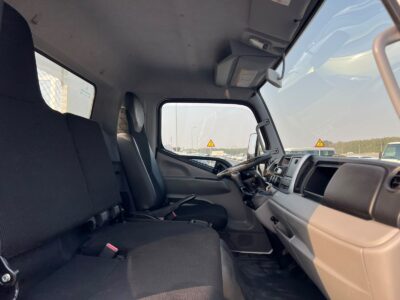 2022 Mitsubishi Canter 14FT Manual 4.5L 4 Cylinders Diesel Engine White Black GCC Specs