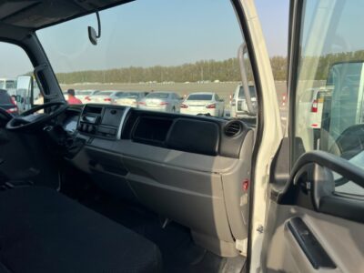 2021 Mitsubishi Canter 14FT Watter Shutters 4.2L 4 Cylinders Diesel Engine White Black MT