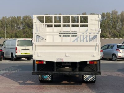 2022 Mitsubishi Canter 14FT Manual 4.5L 4 Cylinders Diesel Engine White Black GCC Specs