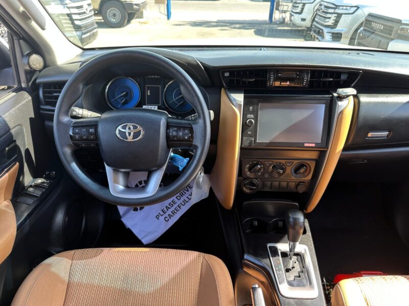 2019 Toyota Fortuner EXR 2.7 Litres 4-Cylinder Petrol Engine White Brown SUV GCC Specs