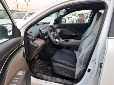2026 Changan CS-55 Plus 1.5 Litres 4-Cylinder Petrol Engine White Black SUV Automatic
