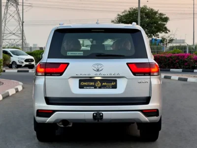 2024 Toyota Land Cruiser GXR 4.0 Litres 6 Cylinders Petrol Engine Silver Black SUV GCC Specs