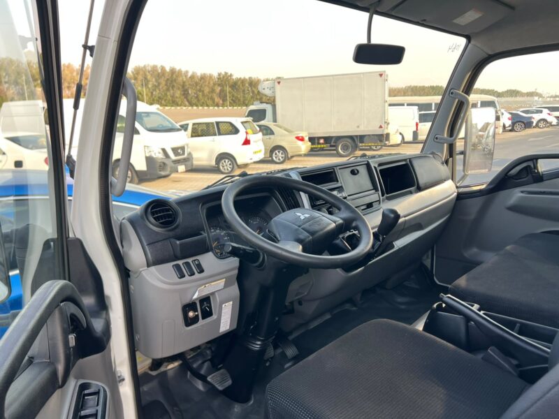 2021 Mitsubishi Canter 14FT Manual 4.2L 4 Cylinders Diesel Engine White Black GCC Specs