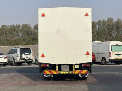 2021 Mitsubishi Canter 14FT Watter Shutters 4.2L 4 Cylinders Diesel Engine White Black MT