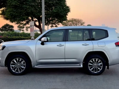 2024 Toyota Land Cruiser GXR 4.0 Litres 6 Cylinders Petrol Engine Silver Black SUV GCC Specs