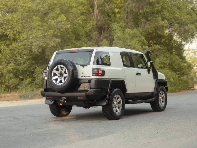 2023 Toyota FJ Cruiser GXR 4.0 Litres 6 Cylinders Petrol Engine White Grey SUV GCC Specs