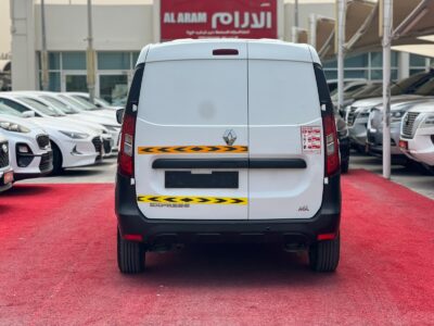 2023 Renault Express Van Manual 1.5 Litres 4 Cylinders Petrol Engine White Grey GCC Specs